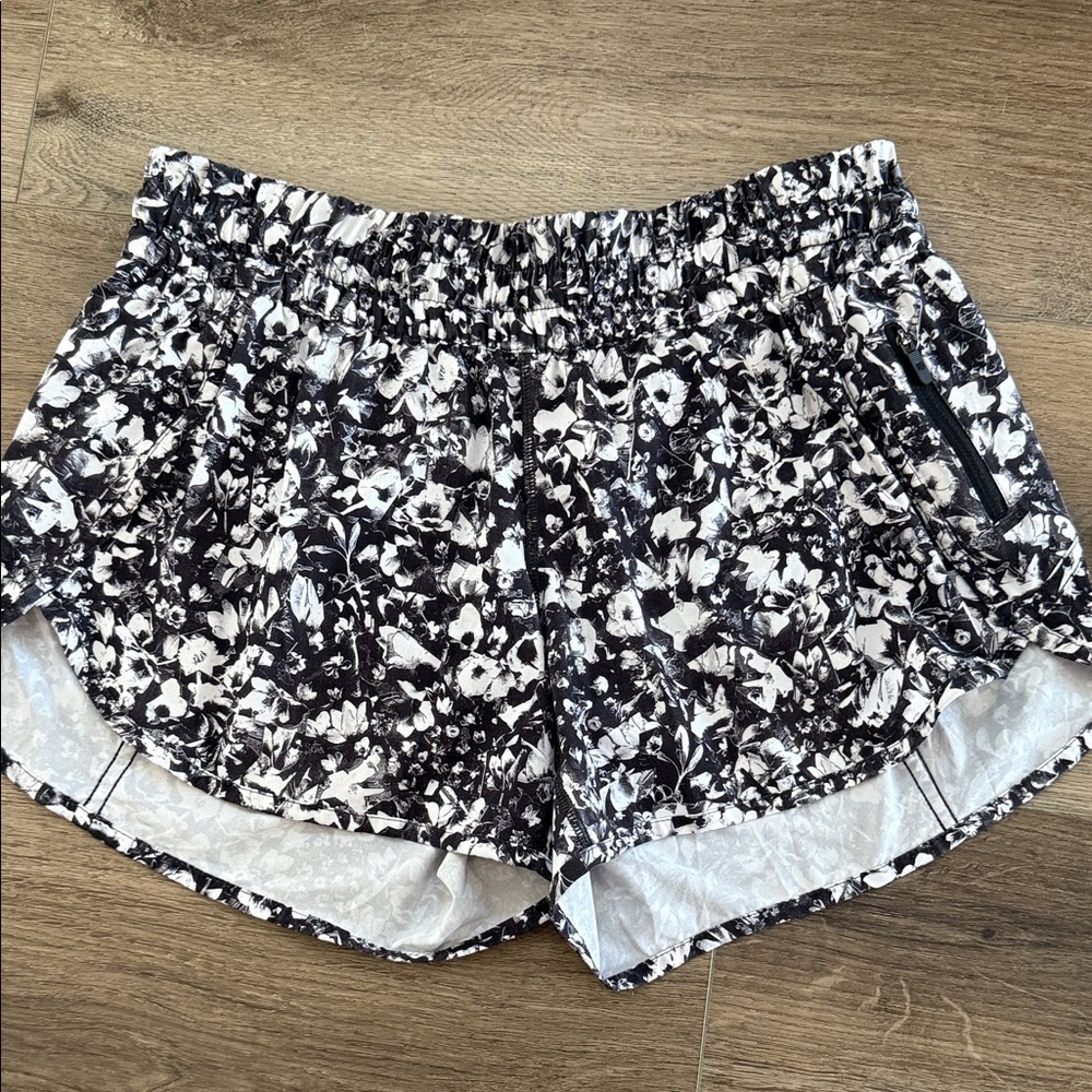 Lululemon Tracker Short V 4”